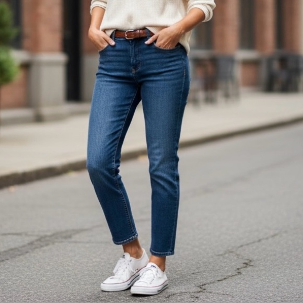 Banana Republic Girlfriend Women's Size 31 Mid Rise Straight Leg Jeans Dark Wash